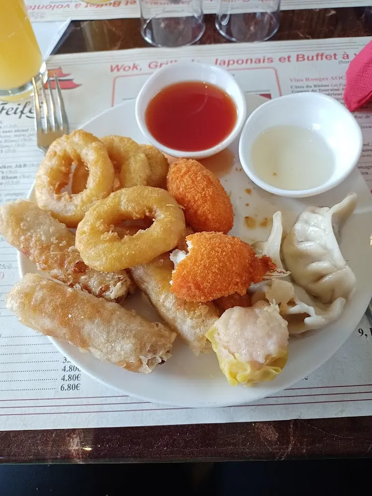 Mélange Entrée Nems Beignet de Crabe